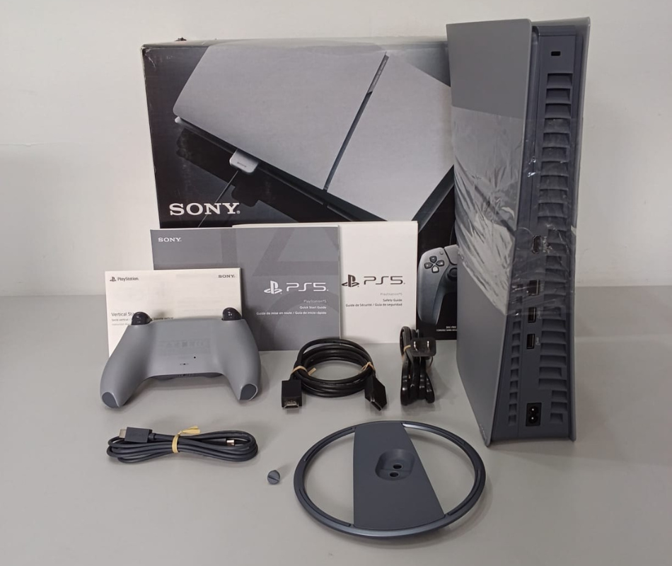 PlayStation 5 Slim 30 anos Semi Novo - pego seu game usado na troca - Imagem 3